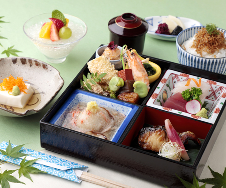 リーガロイヤルホテルⒶ 「カウンター割烹 みおつくし」季節の松花堂弁当（1ドリンク付）ペアランチお食事券福袋