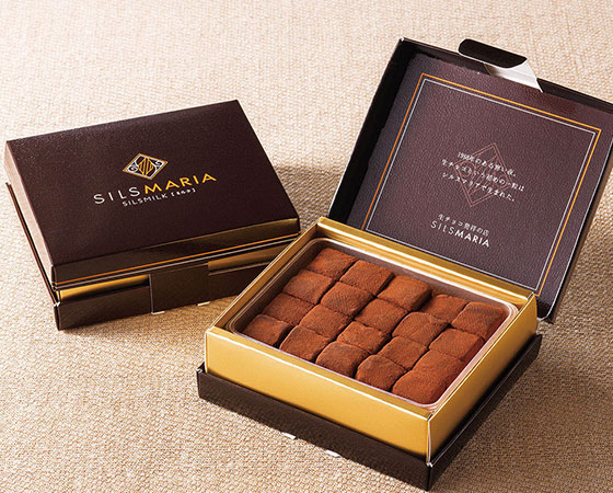 シルスマリア 公園通りの石畳 シルスミルク