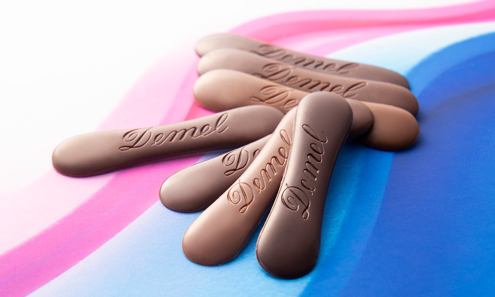 【オーストリア】 デメル ソリッドチョコ猫ラベル