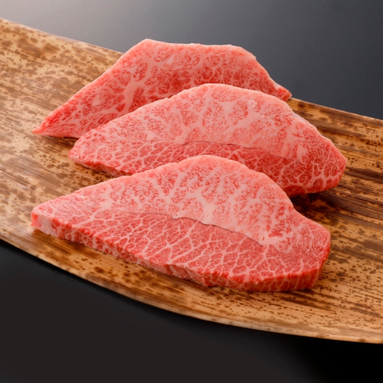 希少部位ステーキ（三筋）1枚（100g）あたり