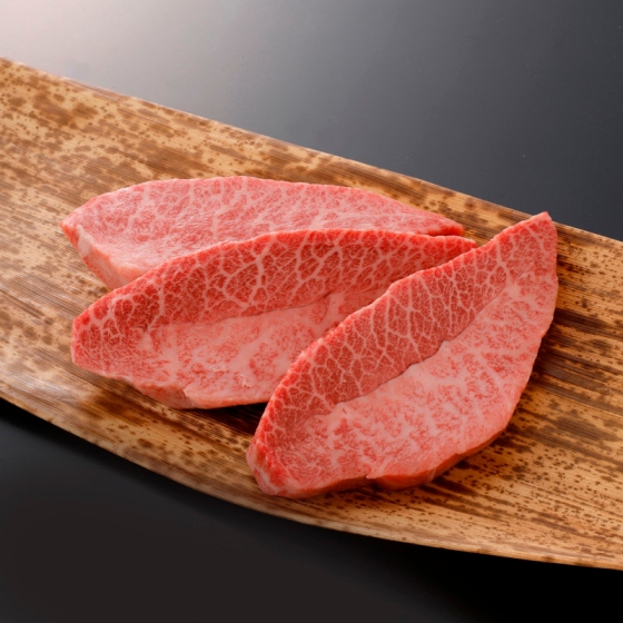 希少部位ステーキ（三筋）1枚（100g）あたり