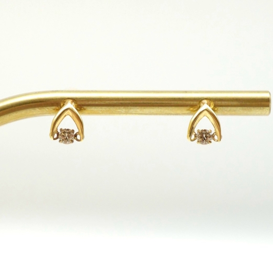 K18 ダイヤモンドピアス