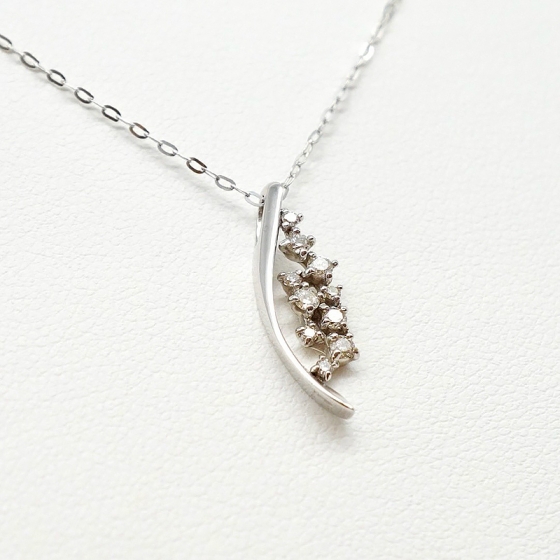 K18WG ダイヤモンド ペンダント - 京阪百貨店オンラインストア