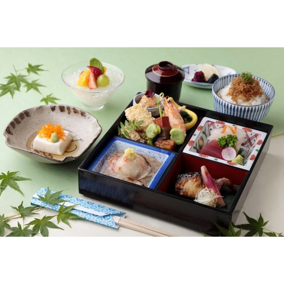 【守口店受取】リーガロイヤルホテル大阪A　「カウンター割烹 みおつくし」季節の松花堂弁当（１ドリンク付） ペアランチお食事券福袋