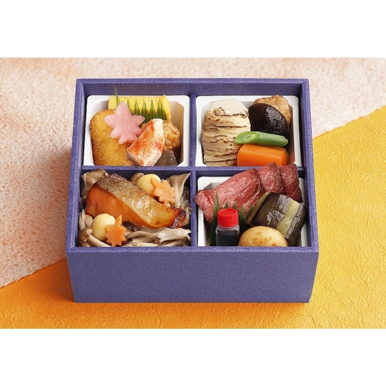 【季節限定・9月～11月】ローストビーフと鮭きのこ御飯のお弁当